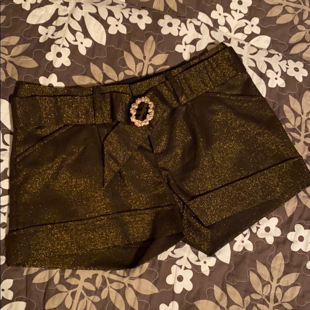 Cuffed Shiny Shorts w Belt